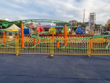 Compact spinning coaster 