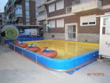 PISCINA CON BARCAS